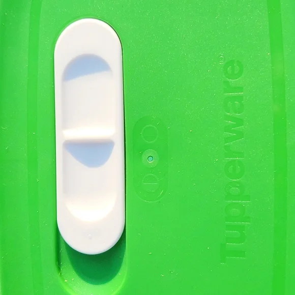 Tupperware Vertical FridgeSmart - Picture 2 of 4